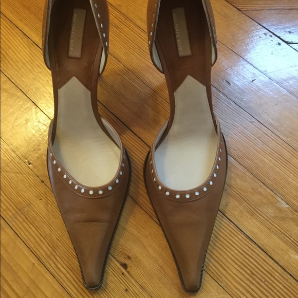 Michael Kors Shoes - Michael Kors women’s tan heels. Size 8